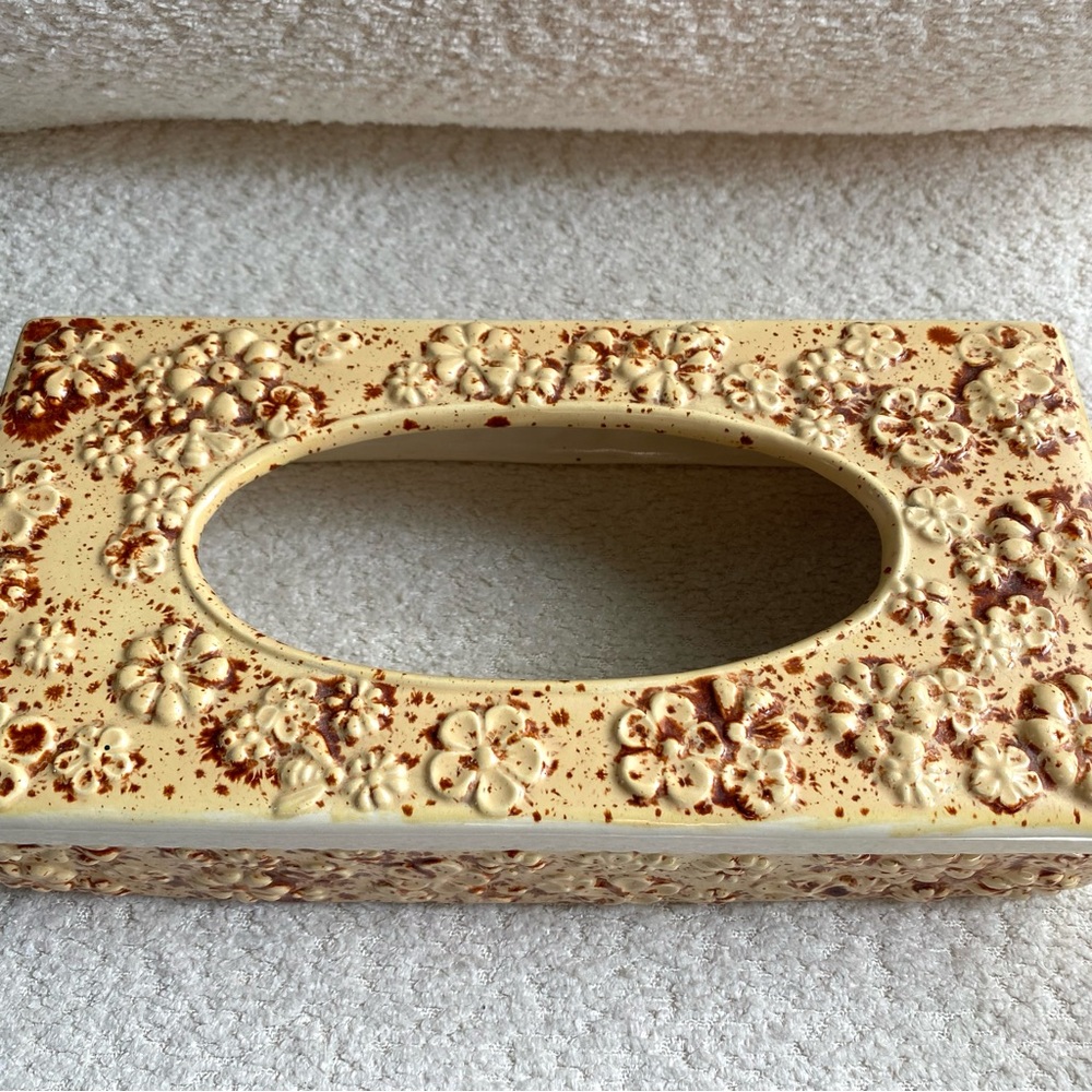 Vintage Mid Century Ceramic Tissue Box Cover Daisy Flower Design Flower Power